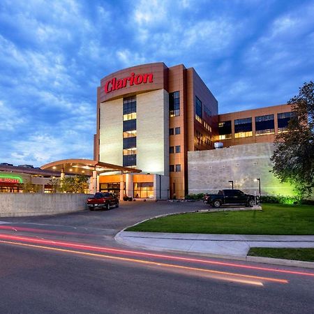 Clarion Hotel & Suites Winnipeg Exterior foto